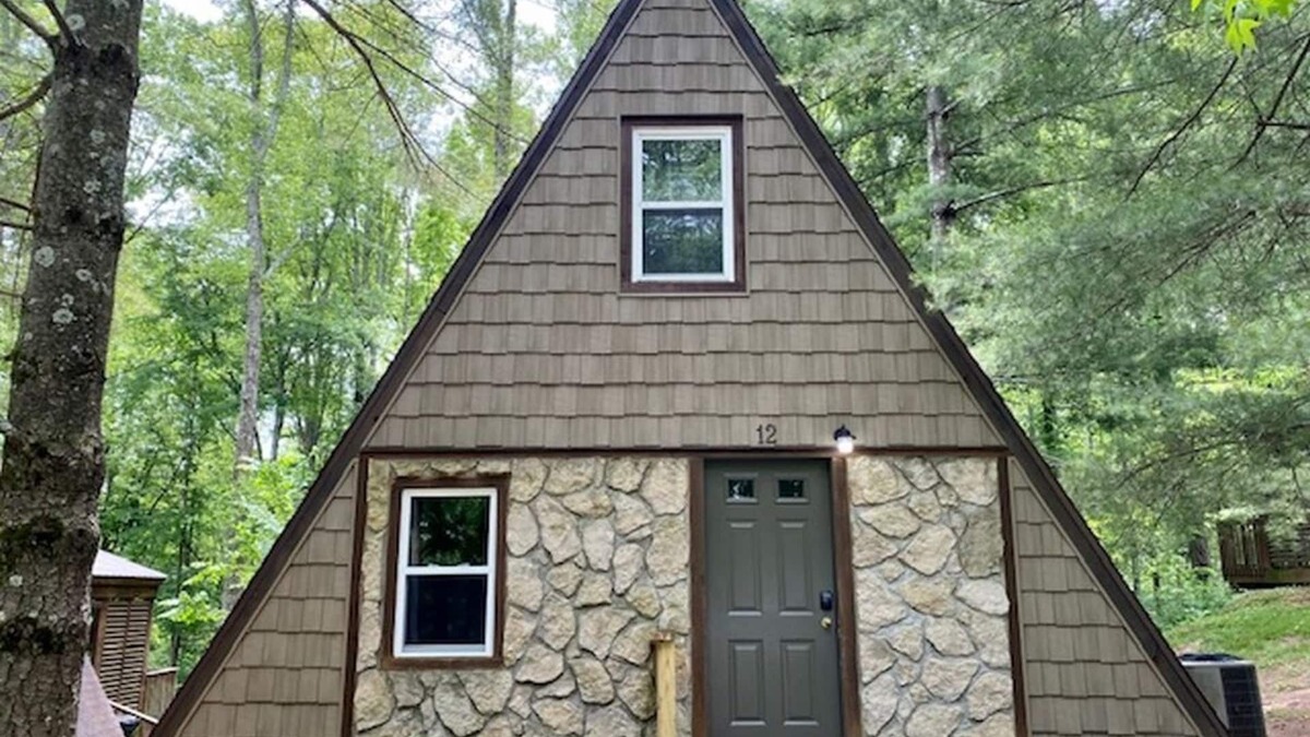 Logan Cabin | A-Frame #12 - Hosted by The Chalets