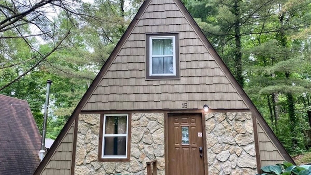 Logan Cabin | A-Frame #15 - Hosted by The Chalets