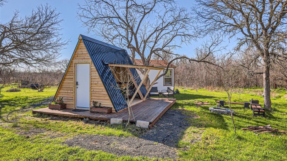 Del Valle Cabin | A-Frame cabin on 5 acres, just 20 mins from downtown