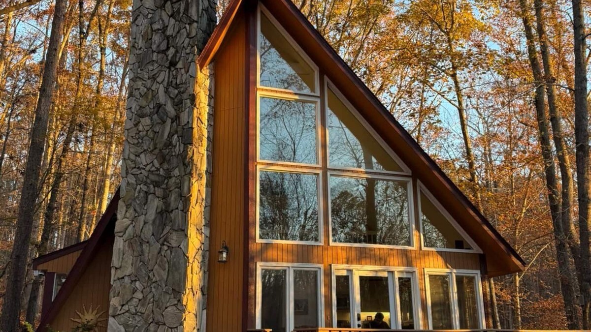 Hurdle Mills Ski Chalet | ★ A-frame in the country ★