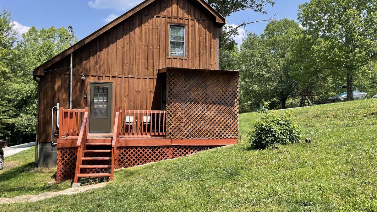 Farmers Cabin | A-Frame Musky Cabin for Fishing Enthusiast!