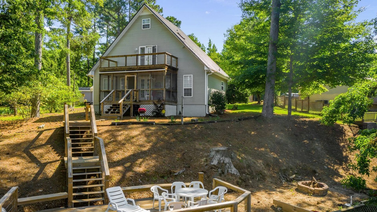 Trimble House | A Frame of Mind: 3 BR, 2 BA in Cullman, Sleeps 10