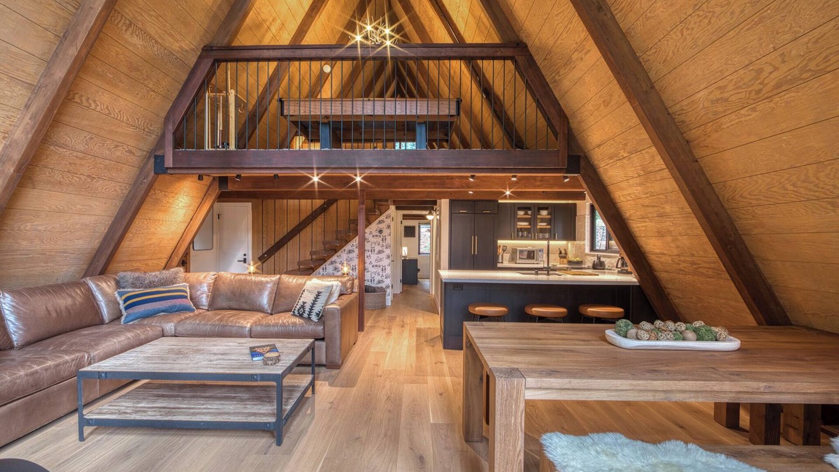 Truckee House | A-Frame of Mind by Tahoe Getaways - Pet-Friendly 2 BR 1 BA with Pool Table