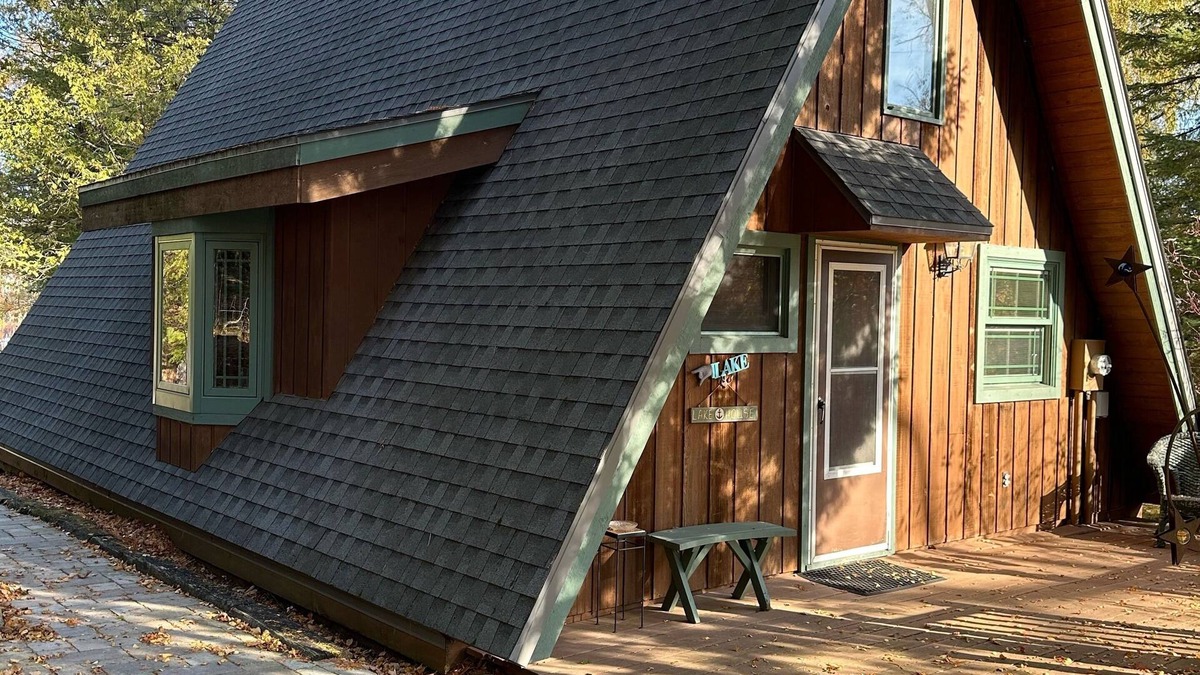 Newton Cottage | A-frame on Horseshoe Lake