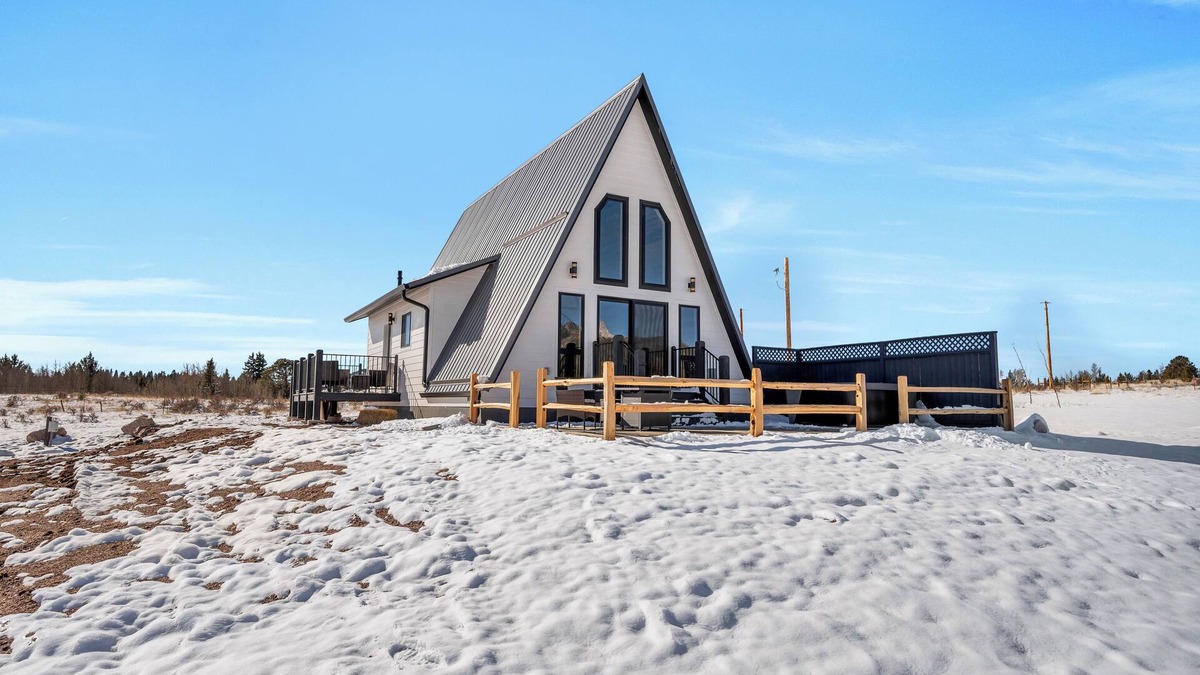 Cripple Creek Cabin | A-Frame, Pikes Peak View, Hot-tub, No Cleaning Feen