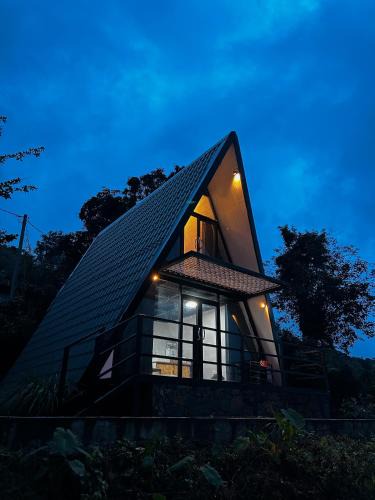 Illukkumbura House | A frame Riverston