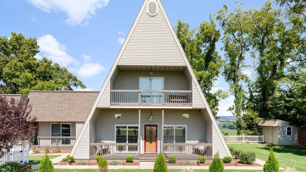 Taylorsville House | A-Framed View in Kentucky