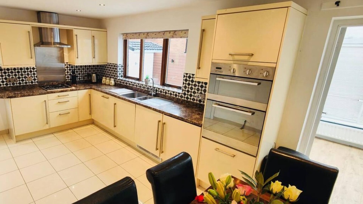 Londonderry House | A freshly renovated, semi detached home located in a beautiful residential area.