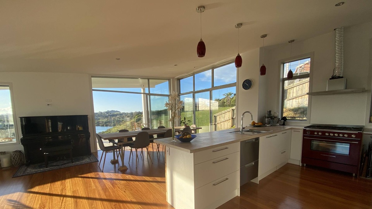 Kerikeri House | A fully equipped house with spectacular views, close to town and Bay of Islands.