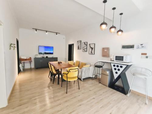 Wulingyuan Apartment | A&G Apartment
