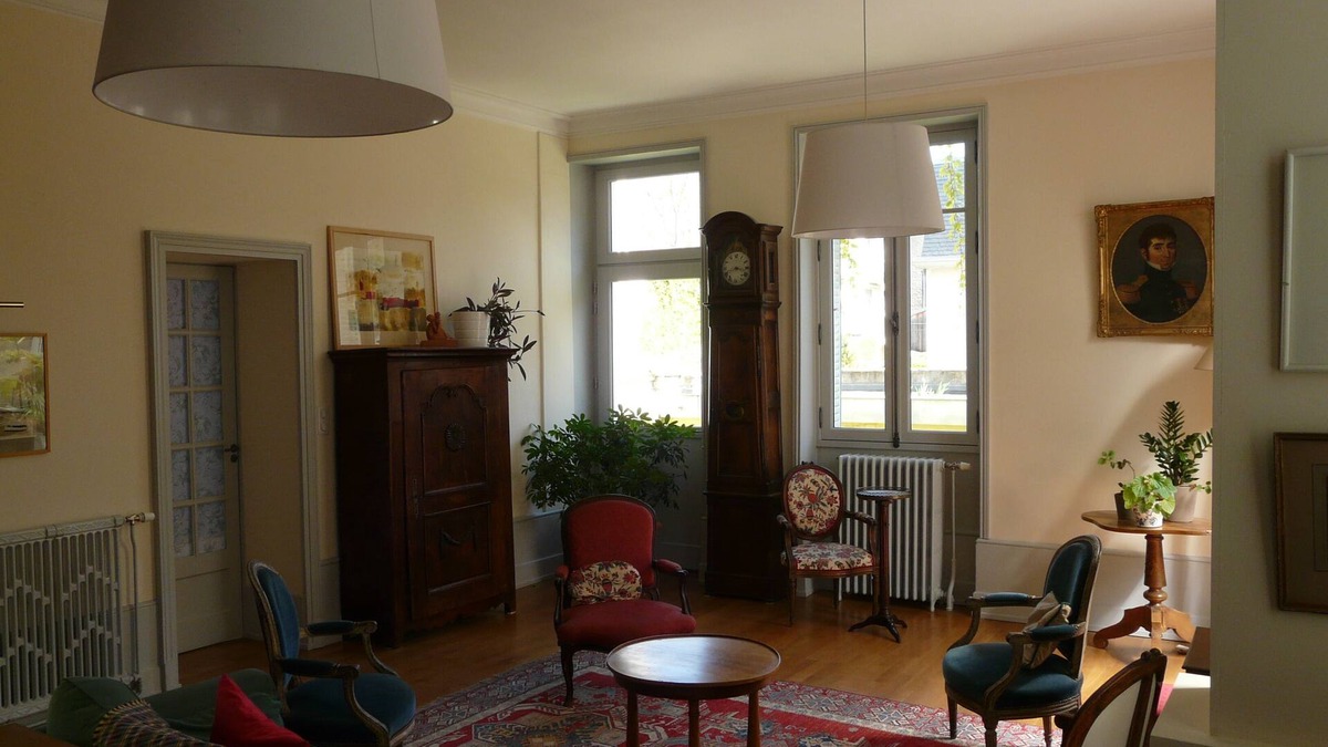 Faubourg North Apartment | 'a garden in the city': calm and charm close to the city center, with garage