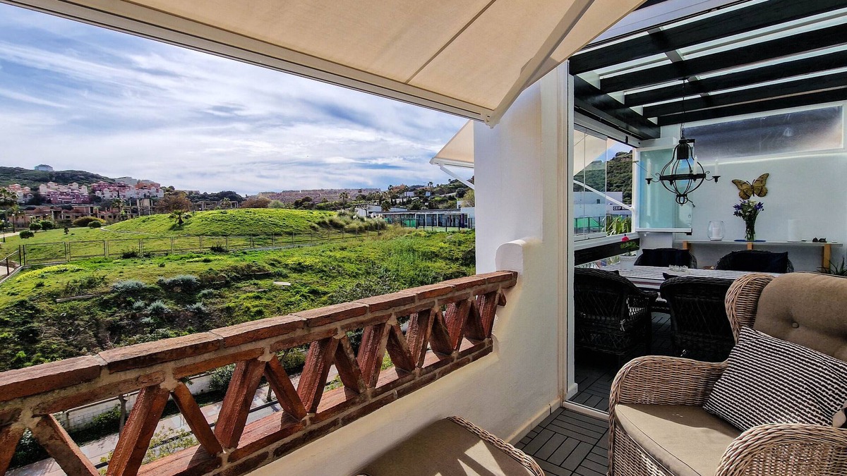 San Luis de Sabinillas Apartment | A gorgeous penthouse apartment! Free golf clubs! A 10-minute walk to the beach!