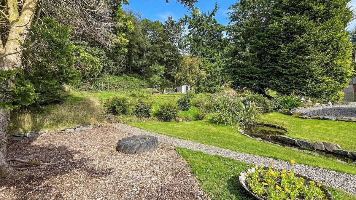 Aberfoyle Cottage | A gorgeous apartment in the heart of the idyllic village of Aberfoyle.