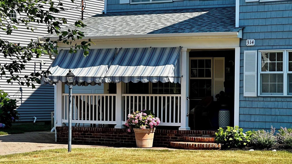 Spring Lake House | “A great family house!” in Spring Lake! 3 blocks from South End Pavilion.