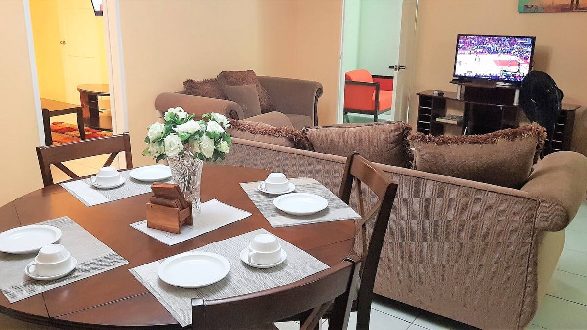 Longdenville Apartment | A GREAT PLACE TO STAY, AT A GREAT PRICE-3 BEDROOM