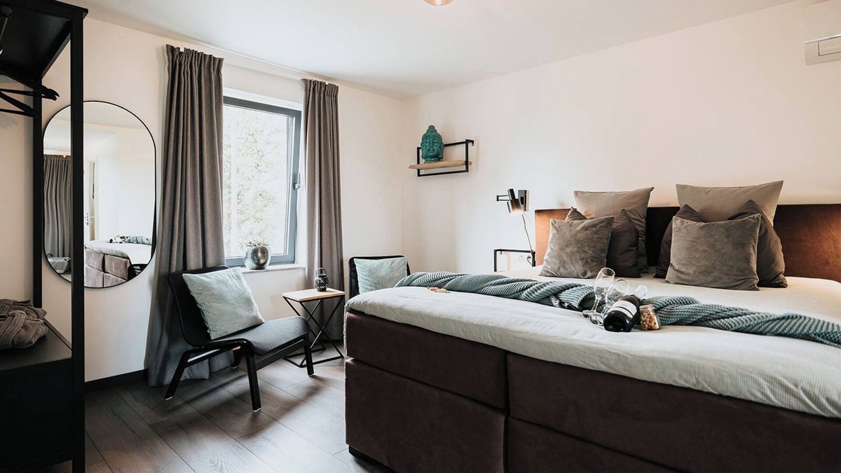 Vilt Bed & Breakfast | A Green Oasis, Inspired by Nature. Quarto Verde offers generous space.