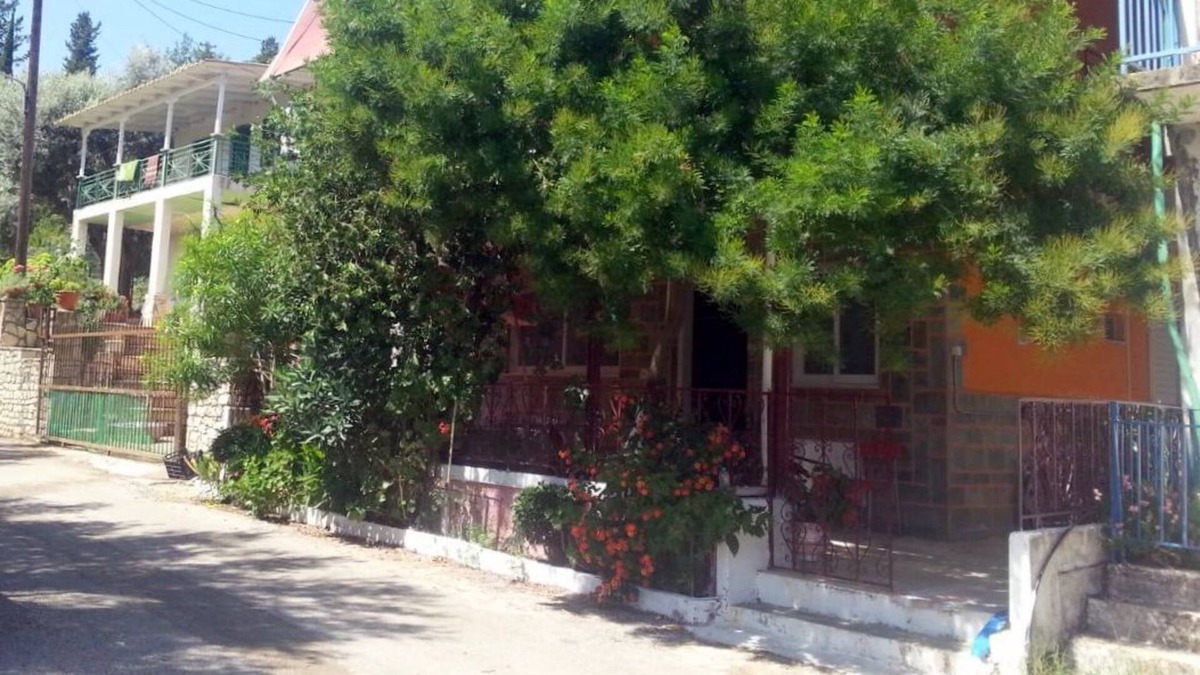 Vlicho House | A GROUND FLOOR APARTMENT IN A QUIET AREA...!!!!