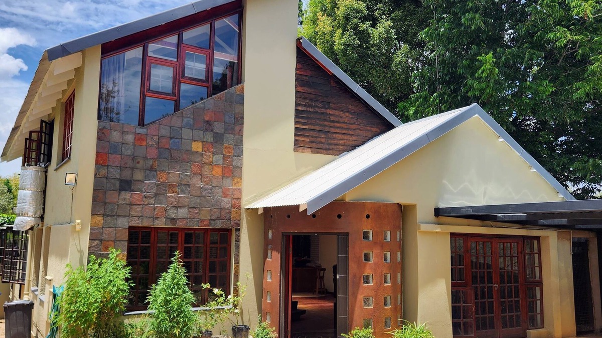 Greater Johannesburg Metropolitan Area House | A Grown-ups' tranquil retreat in Parktown North/Rosebank