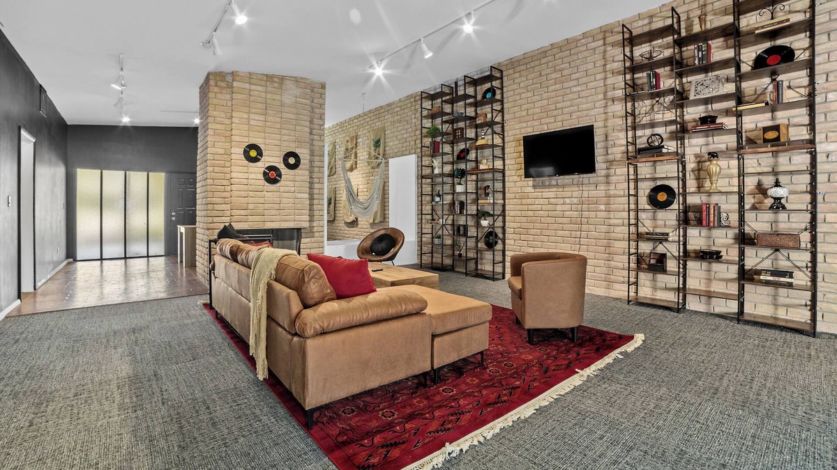 South Tulsa House | A Harmonious Escape in Tulsa