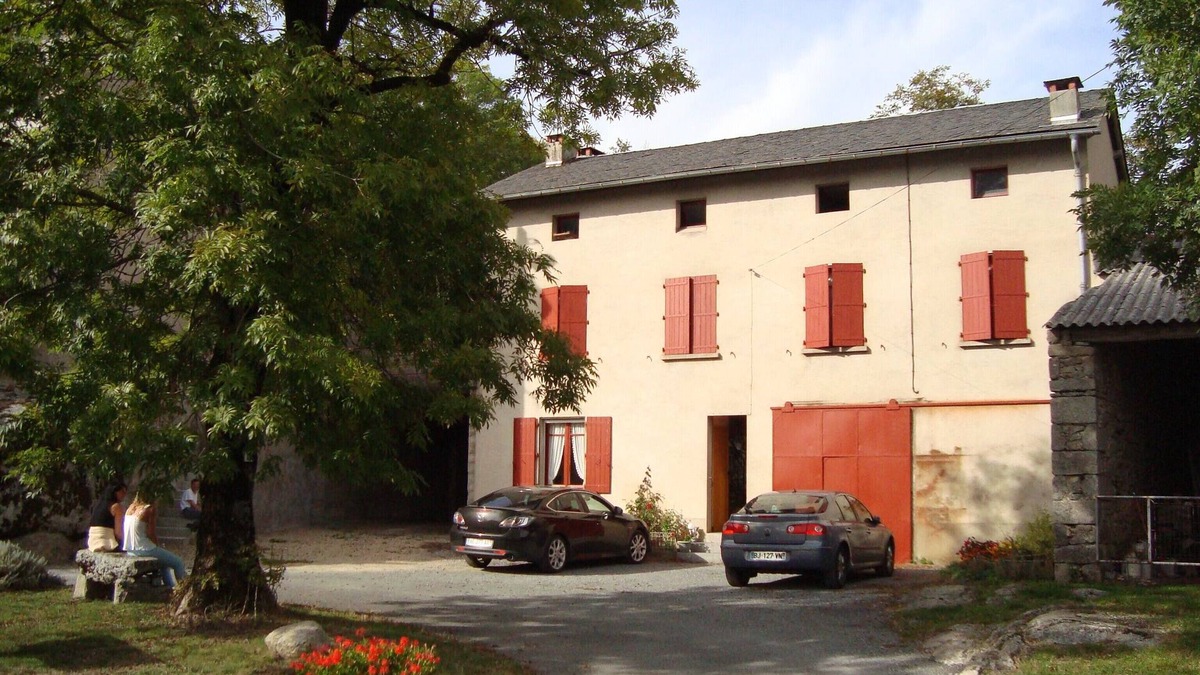 Le Bez House | a haven for nature lovers