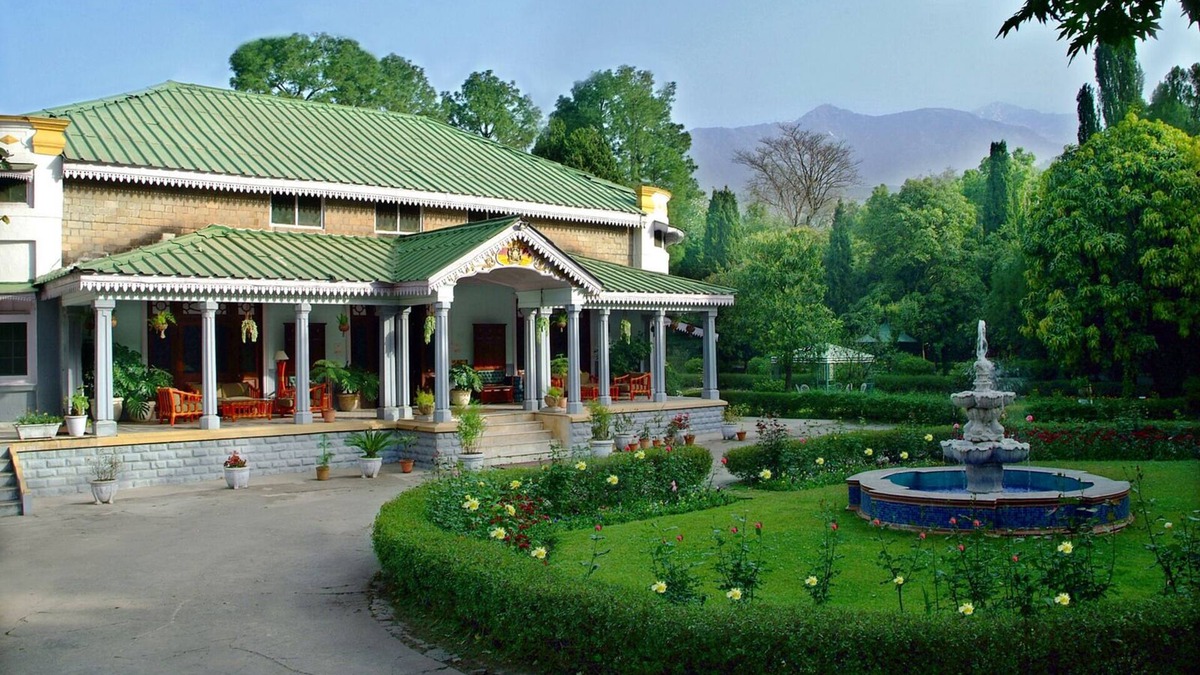 Gunehr Hotel | A Heritage HomeAway From Home