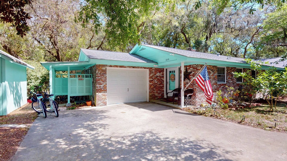 Jekyll Island House | A HIDDEN GEM DUPLEX 2 bedrooms, 1.5 bathroom