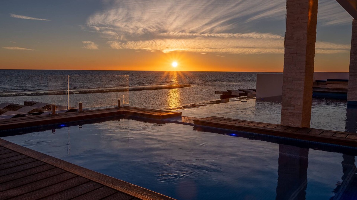 Las Conchas House | A Hidden Paradise: Spacious Beachfront Oasis - Perfect for Families and Retreats
