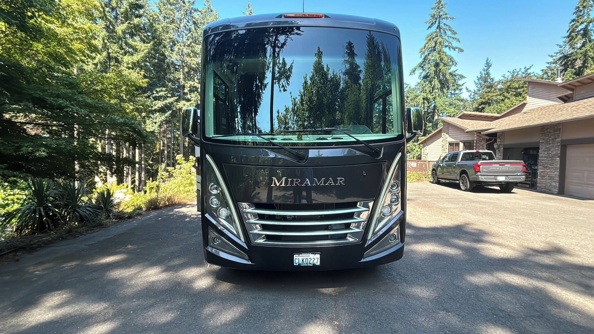 Clark County House | A high end motorhome away from home to stay in style