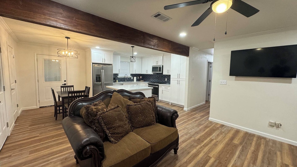 Alexandria House | A Home Away From Home - Rest, Relax, & Enjoy