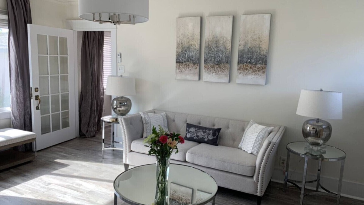 Alamitos Beach Apartment | A Home Away From Home