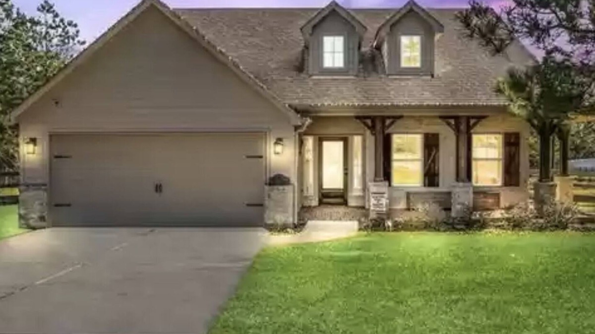 Conroe House | A home away from home in Conroe