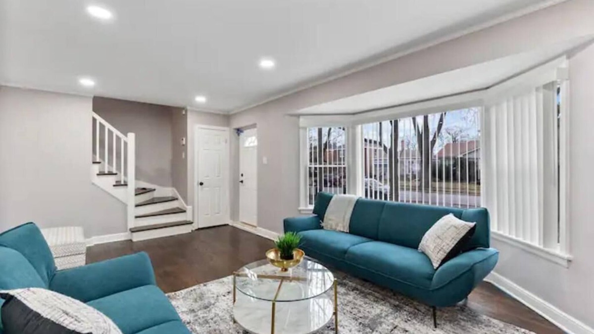South Deering House | A Home Away From Home!