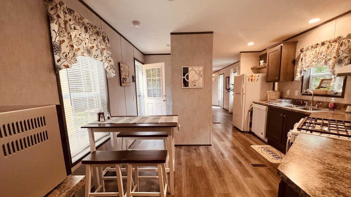 Middle Grove House | A home retreat in the mountain of Middle Grove, NY just 20 mins from Saratoga