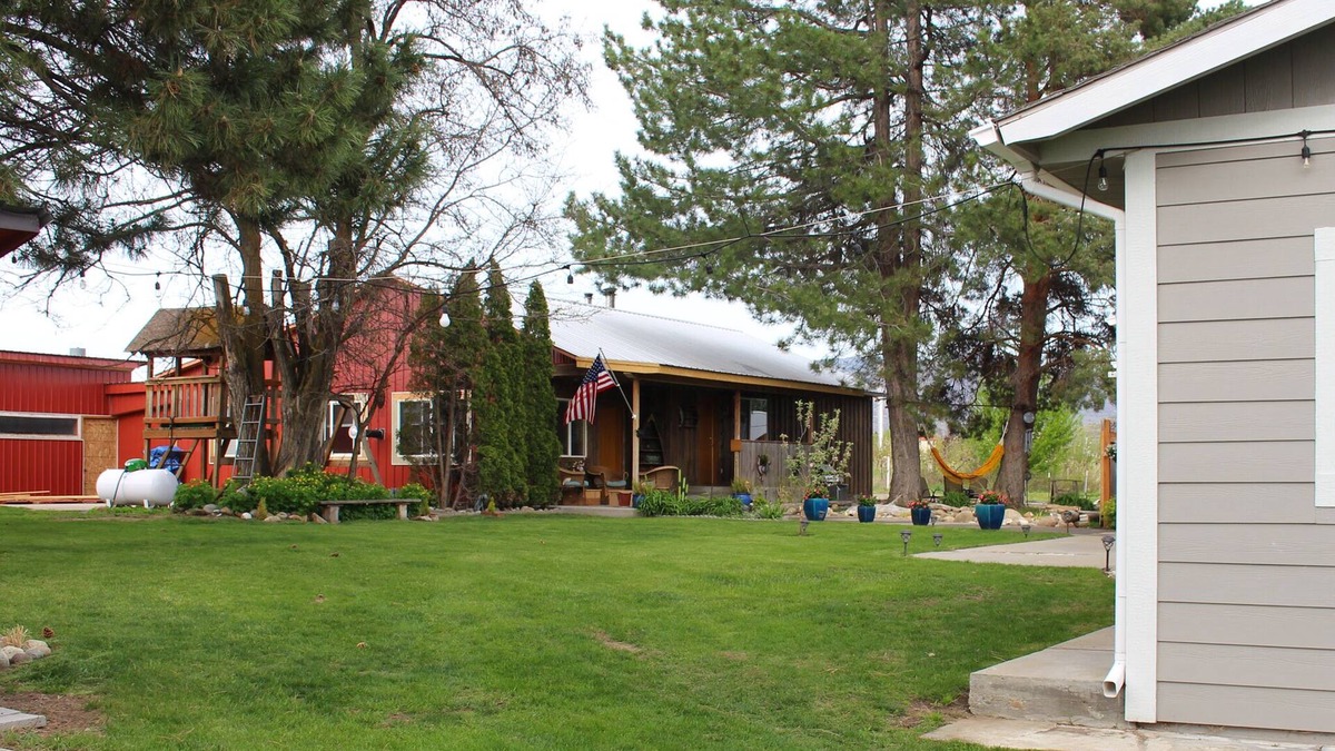 Omak House | A Home With Room to Roam