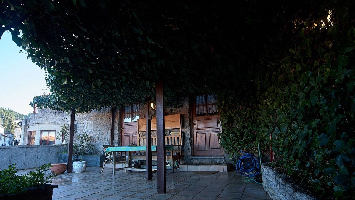Montalegre e Padroso House | A house in the castle hill