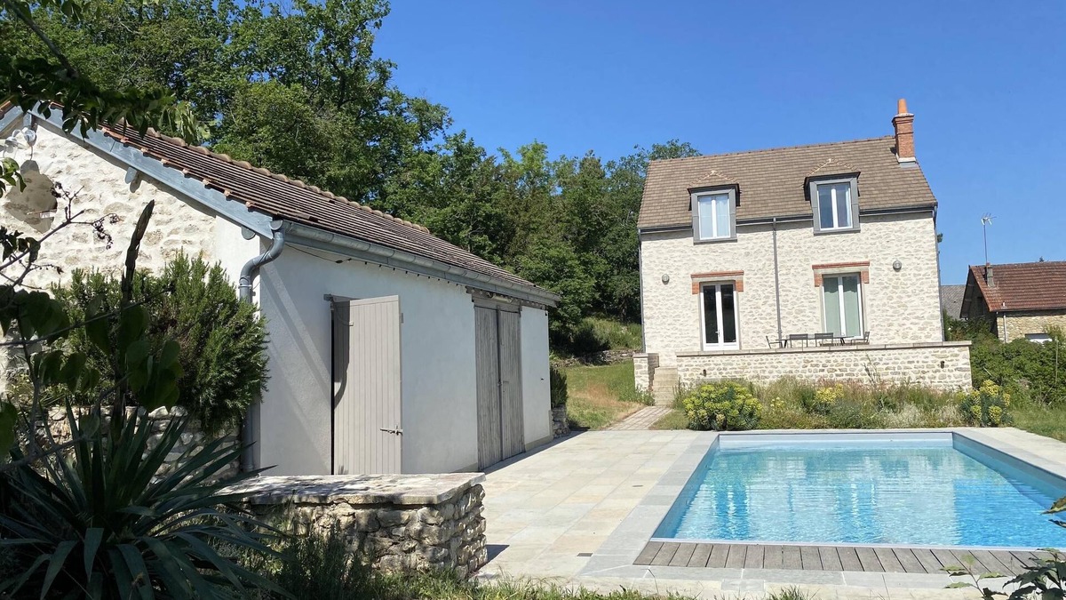 Boulancourt House | a house in the countryside with pool, near the golf d'Augerville