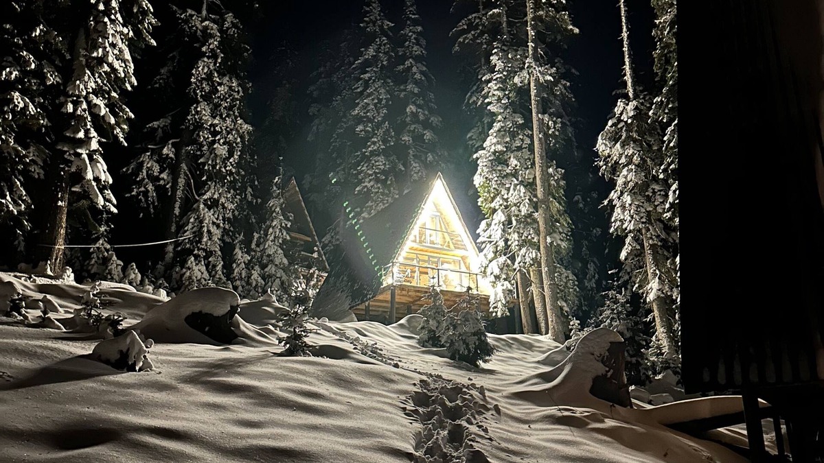 Bakhmaro Cottage | A house in the forest, if you want to relax in the forest and be alone. hot tub