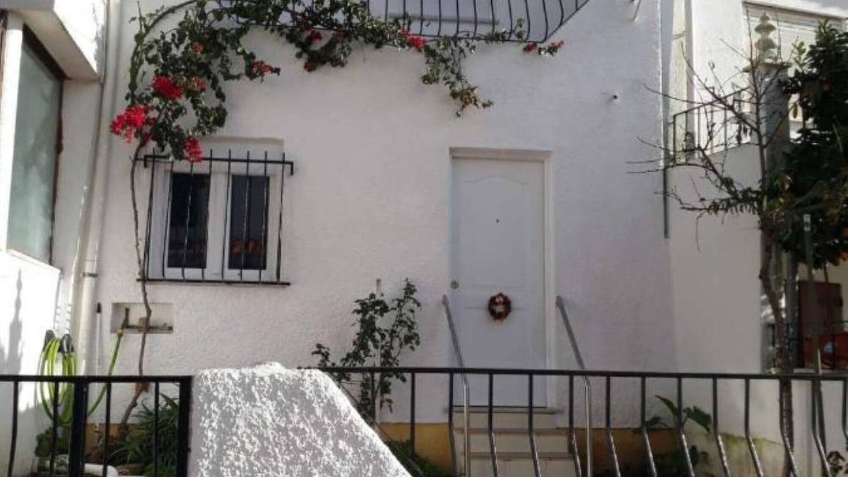 Avis House | A House just for you.