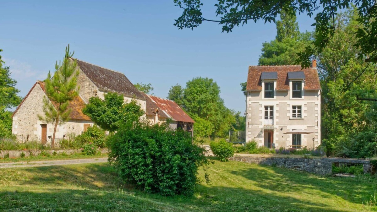 Genille House | a house on the banks of the Indrois