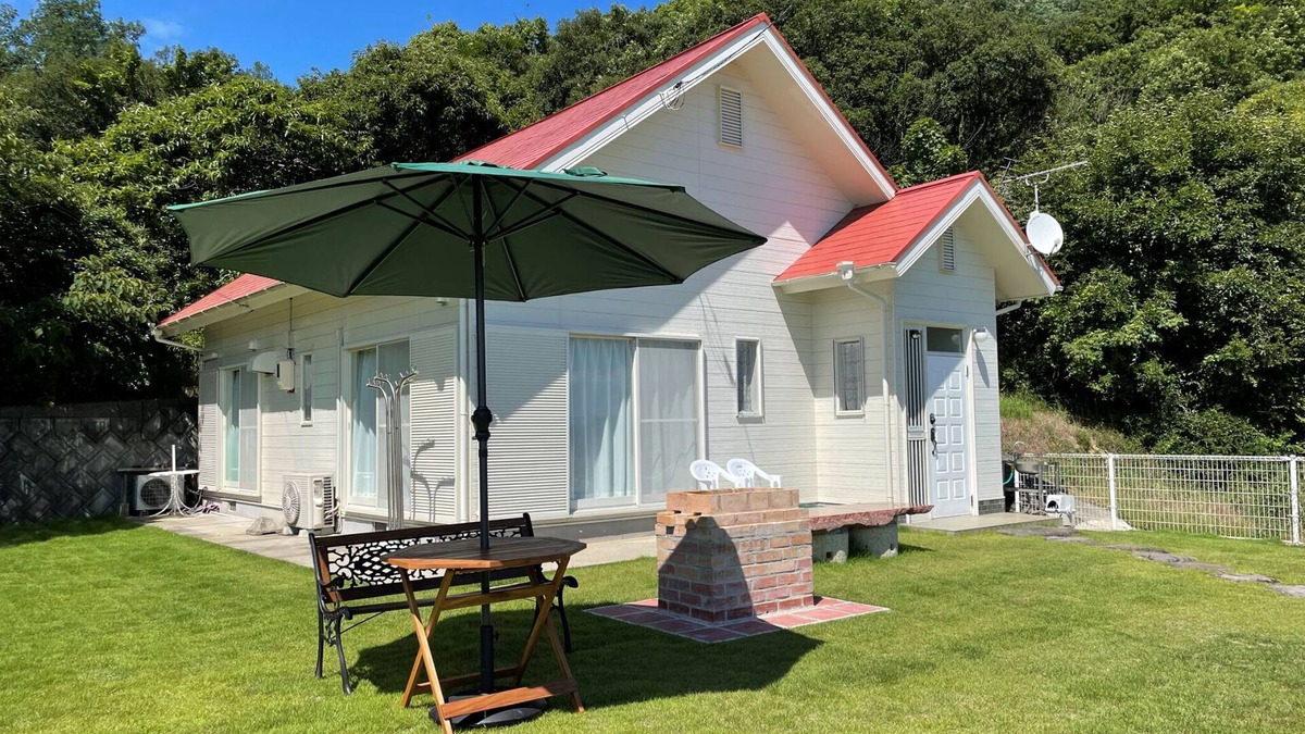 Kose House | A house surrounded by mountains and overlooking th/Shozu-gun Kagawa