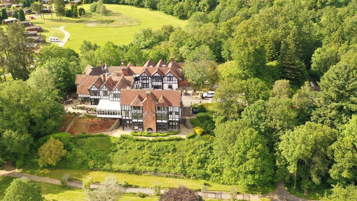 Builth Wells House | A house that sleeps 42 guests in 21 bedrooms