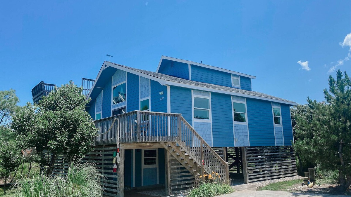 Ocean Sands House | A Jolly Boat-A FEW STEPS TO BEACH-ocean side Corolla. Perfect for families!n