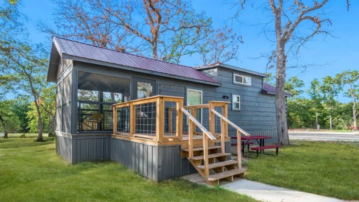 Bryan Cabin | A Journey to Remember at Bryan College Station! Full Kitchen, Pool, Pets Allowed