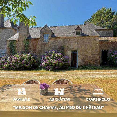 Saint-Guyomard House | A l'ombre du château, Dépendance de caractère