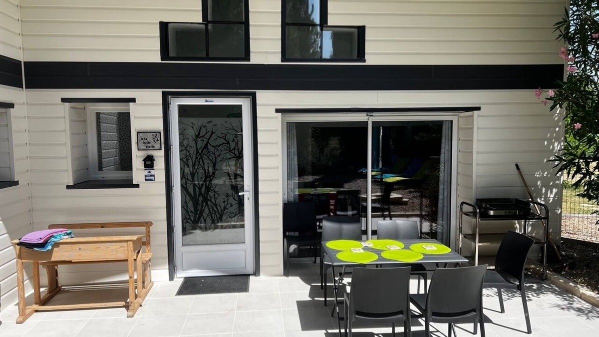 Saint-Germain-dEsteuil House | A LA Belle Etoile Maison Climatisee
