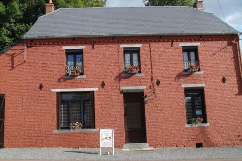 Hestrud Bed & Breakfast | "A la douane"