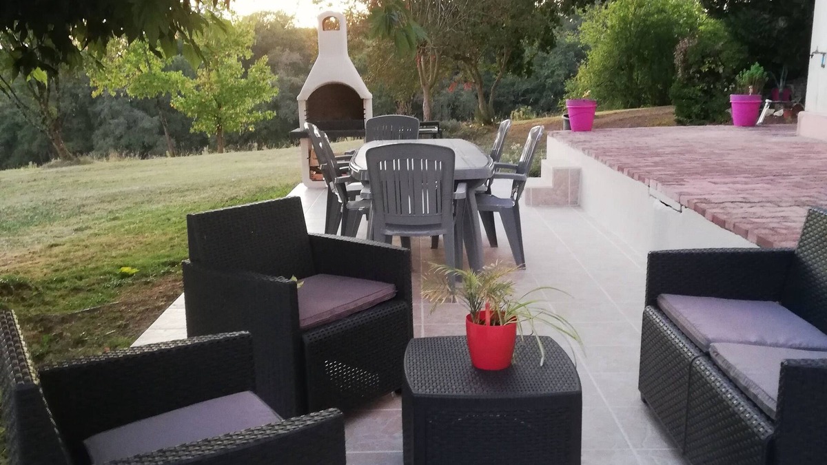 Montsoue Bed & Breakfast | A La Duvetine