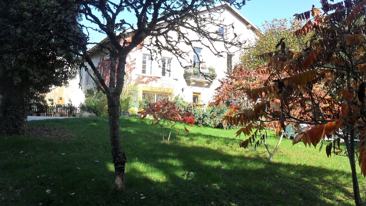 Bellignat House | A La Grenouille