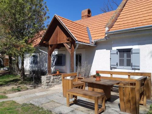 Szentbekkalla House | A la maison - épp mint otthon