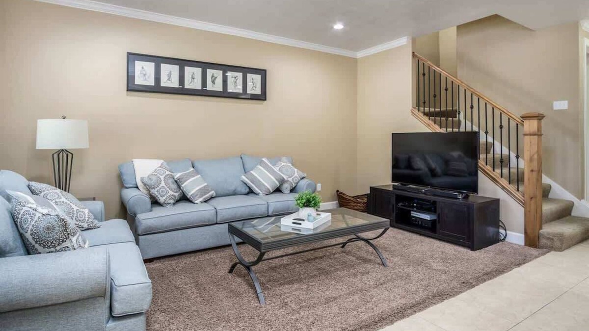 Bonneville House | A La Mode Stunning 4 bedroom Orem Home